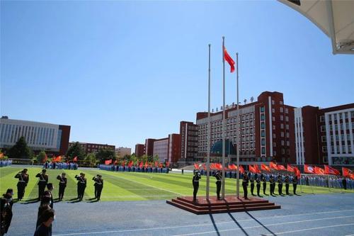 通辽市第一中学举行2019-2020学年第二学期第十四周"厚德笃行 进而不