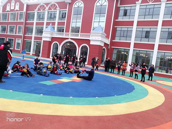 篮球也可以这样玩——谷城县伊顿ka儿童之家幼儿园