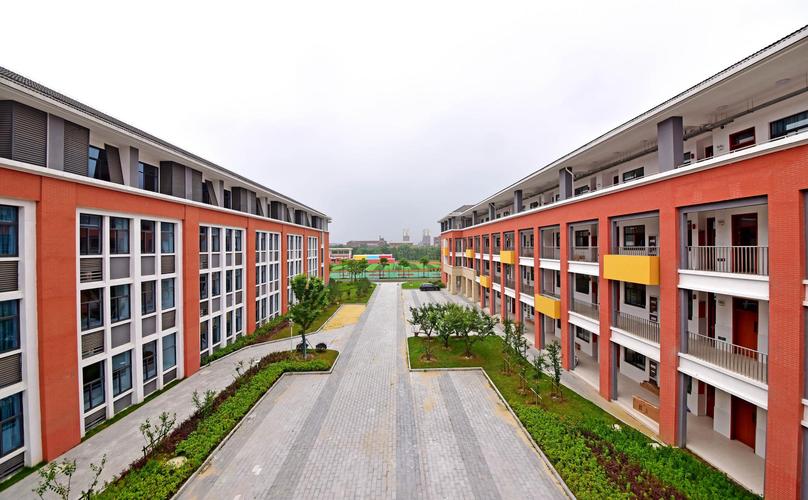 东湖塘实验小学新校区竣工,新学期启用.江苏无锡锡山区东港镇.