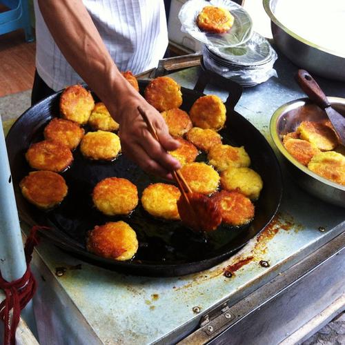 贵州遵义街头小吃 洋芋粑粑 洋芋粑 土豆粑5个装配辣椒 买5包邮