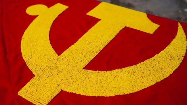 西盟百人接力绣党旗一针一线感党恩