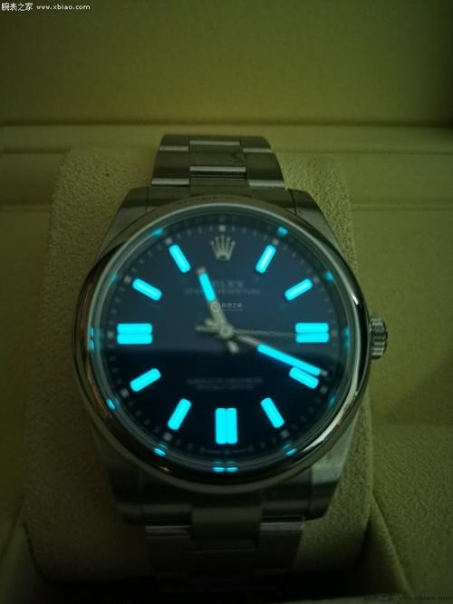 购入新款蓝盘蚝式恒动41 入门系列的价格与新水鬼同样机芯