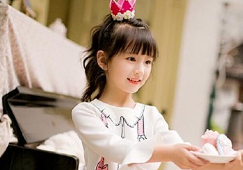 清新范儿裴佳欣图片_清新的小童模裴佳欣