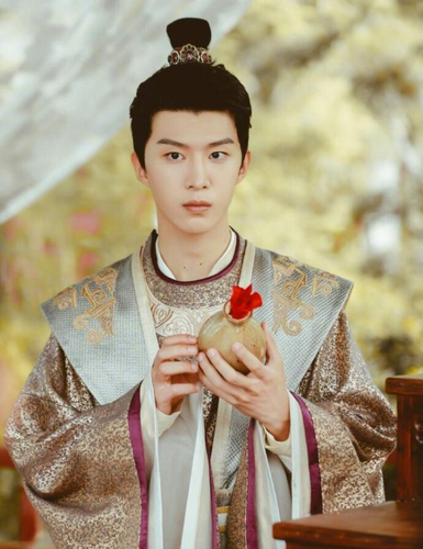 范丞丞电视剧新造型释出!能否代替姐姐在娱乐圈的地位