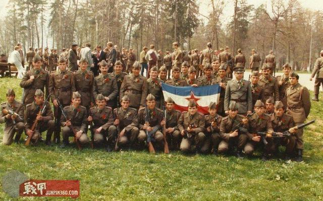 一个名为鲁多的小镇组建"南斯拉夫人民解放军(narodnooslobodilaka