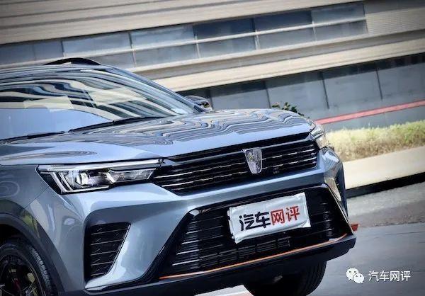 自从荣威启用了全新的银标logo之后,上汽荣威的改变是尤为明显的,特别