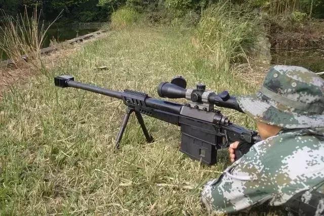 而非大口径反器材狙击步枪,其重型浮置式枪管还采用了新型的耐高温