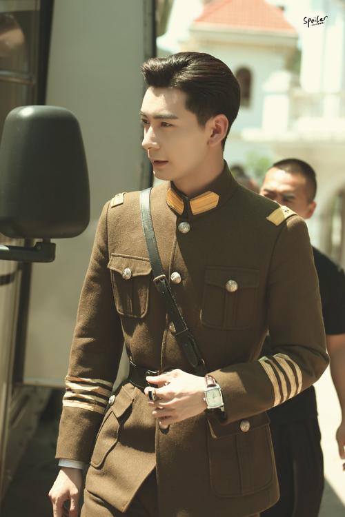 服了陈星旭开直播一直在讲腹肌和肱二头肌怎么练