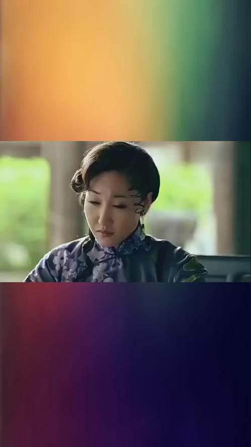 一代枭雄,何辅堂看见掌柜们的合照,发现异常,直接拿枪