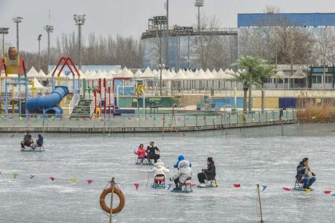 9:00—17:00温榆河公园冰场地址:朝阳区温榆河公园沁湖价格:平日50元