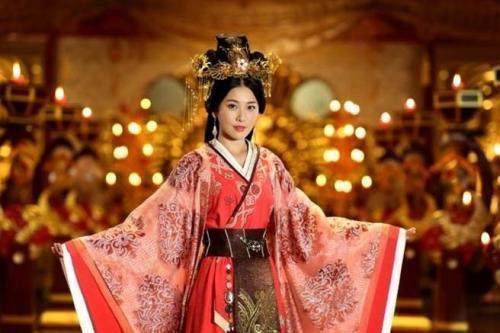 (4)  汉武帝刘彻自称不可一日无妇人,根据史书上的记载,建章宫宫长有