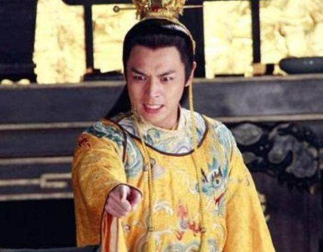 千古仁君突然要废皇后大臣们苦劝不住皇帝眼圈一红她打我