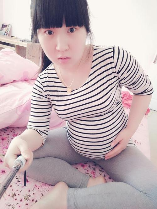 求宝妈一块晒晒肚子,晒晒宝宝