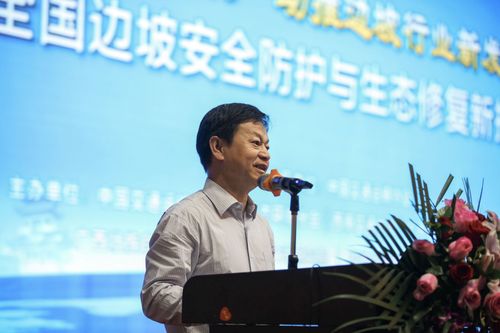 广西壮族自治区交通运输厅副厅长王劼耘致欢迎词