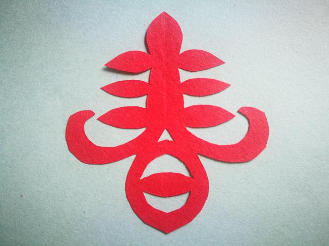 "春"字创意剪纸