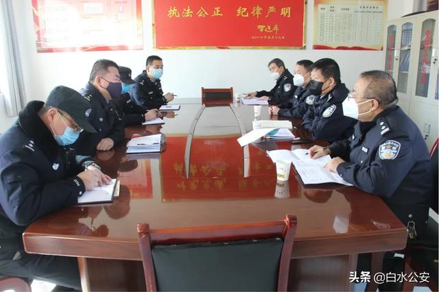 白水县公安局党委委员,副局长刘红军一行督导检查巡特警大队工作