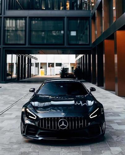 霸气十足的奔驰amg gtr