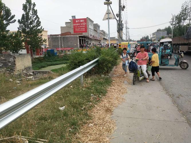 灵璧县朱集乡:道路防护栏保师生平安 - 灵璧教育