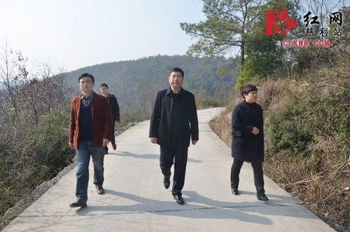 朱超雄深入慈利县杨柳铺乡调研精准扶贫工作