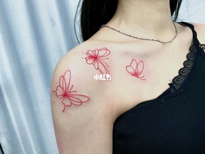 蝴蝶纹身 锁骨纹身_纹身_小清新纹身_纹身也清新_美