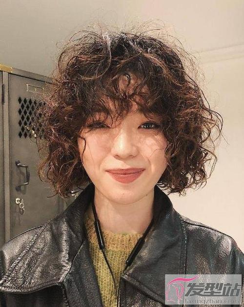 蛋卷头怎么烫中短发蛋卷头巨减龄小个子必备发型