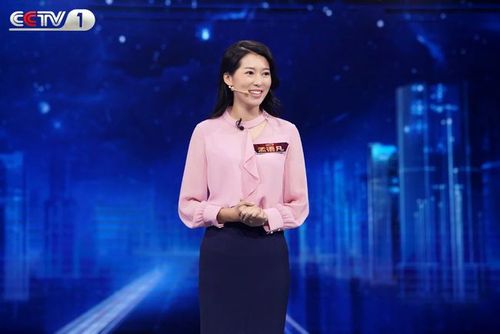 9,张舒越,22岁,本科应届毕业生,2019年央视主持人大赛文艺类季军.