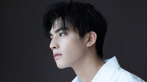 宋威龙 明星风尚壁纸