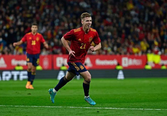 本场出战的西班牙球员中,一多半有过留洋英超,德甲和意甲的经历,能