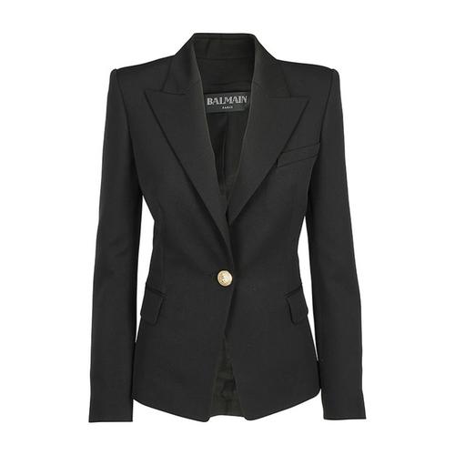皮埃尔·巴尔曼(pierre balmain)的名字代表着对典雅独到的理解,意味