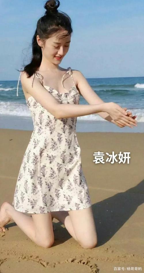 明星泳装照更喜欢谁