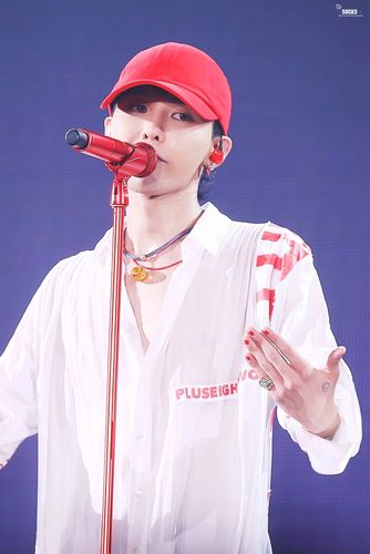 gd g-dragon 款鸡涌 权志龙 母胎演唱会 帅气的小哥哥