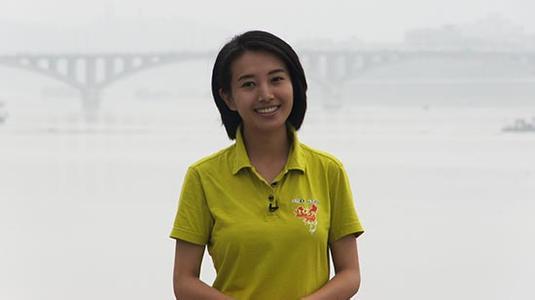 怎样评价《远方的家》的主持人?