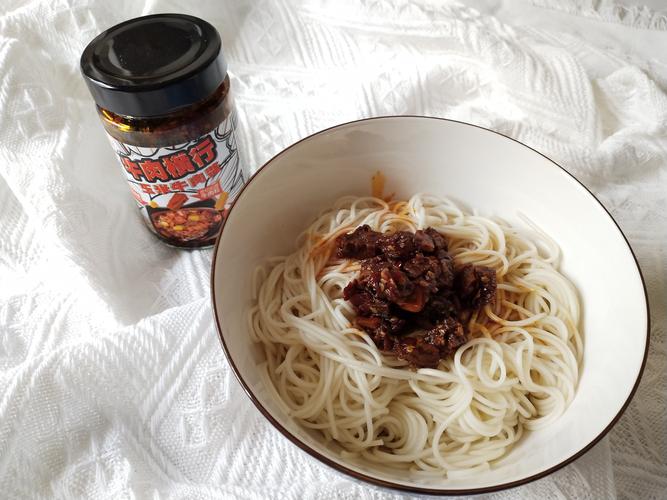 玉米牛肉酱拌面