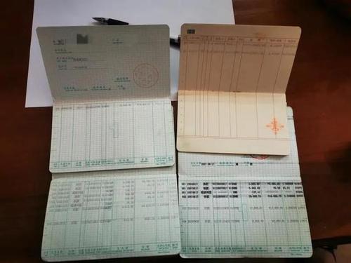 现金,存折,金银首饰;旧柜子夹层塞满10万多财物却被丢弃!