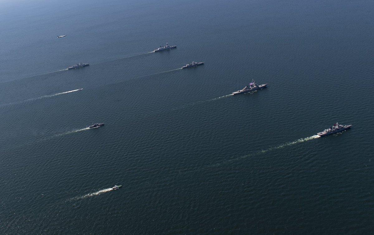 8 北约多国联合舰队在俄"后花园"列队浩浩荡荡