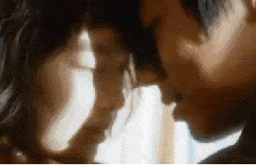 情侣gif动态图片,亲亲歪头腼腆动图表情包下载 - 影视