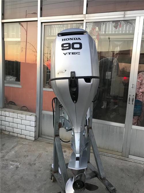 出售本田90匹四冲电喷二手精品船外机,价格私聊! om-cwj3