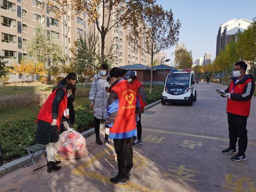 向抗疫一线的社区工作者致敬丨纪菲菲的坚守