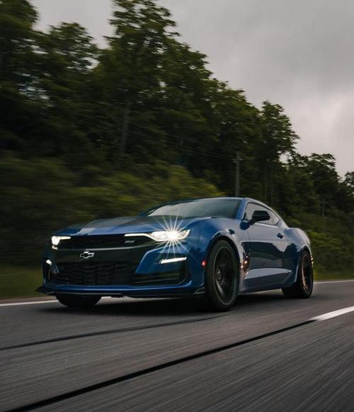 秒杀一切跑车颜值的雪佛兰科迈罗ss!