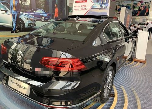 到店实拍2020款大众迈腾,车长4865mm 配30色氛围灯 悬架软硬调节