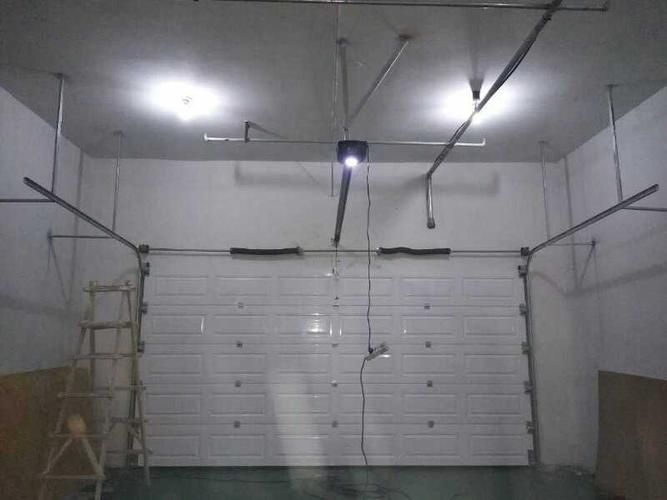 北京车库门 翻版车库门 欧式车库门 别墅车库门 电动卷帘门