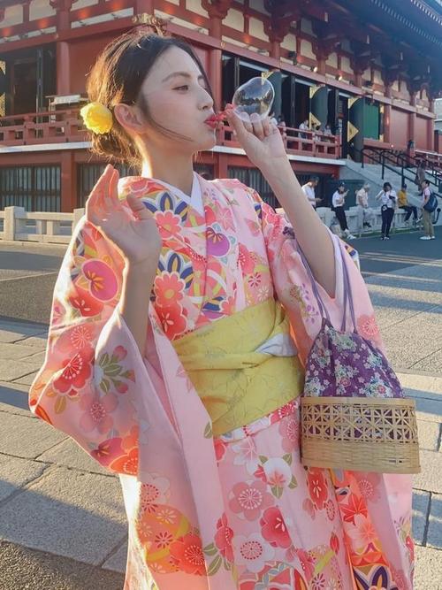王思聪新女友甜仇哪里人家庭背景扒底,私房照清纯甜美