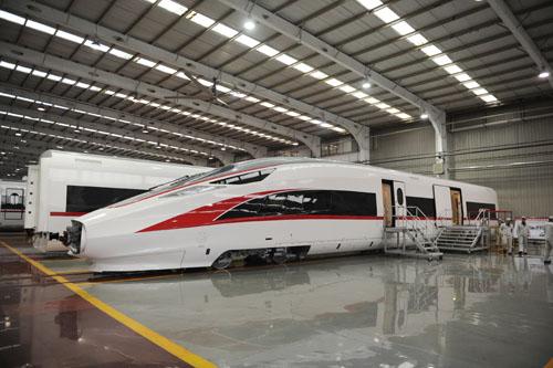 重大突破时速350公里高速货运动车组在青下线