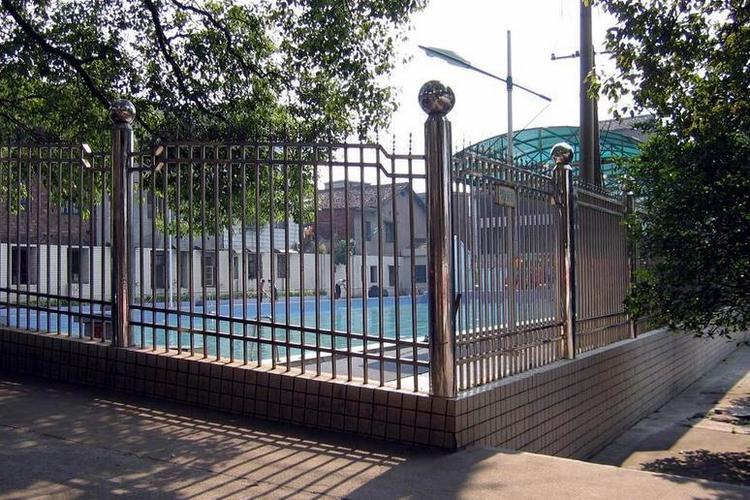 不锈钢围墙护栏图片