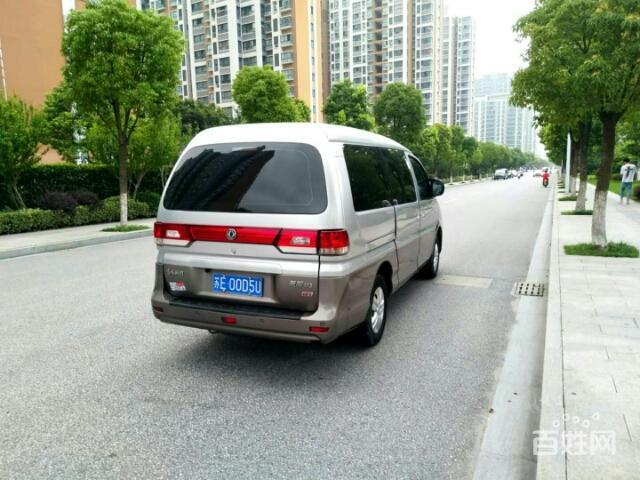 17年东风风行菱智加长款商务面包车