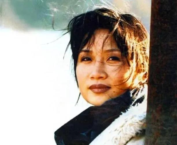 著名歌星李娜—今天的伏藏那玛大师,你知道她真正的来历吗?