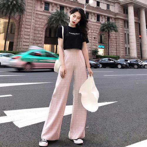 微胖女生适合什么风格的衣服 微胖女生夏季穿搭技巧指南