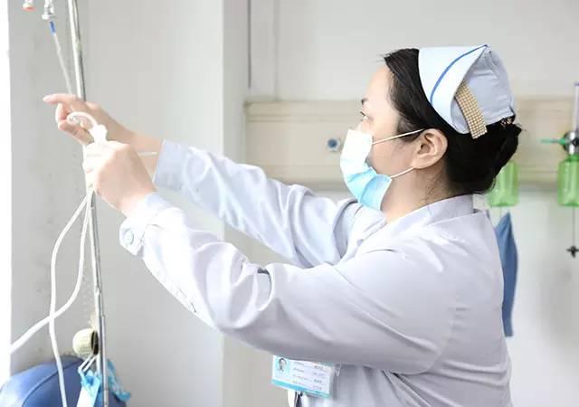 天使礼赞——记输液室护士长姚剑雯