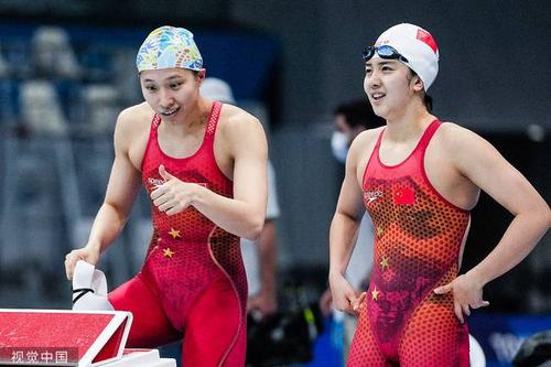 游泳综述:张雨霏排名第一进决赛,女子4x100米自由泳接力破亚洲纪录