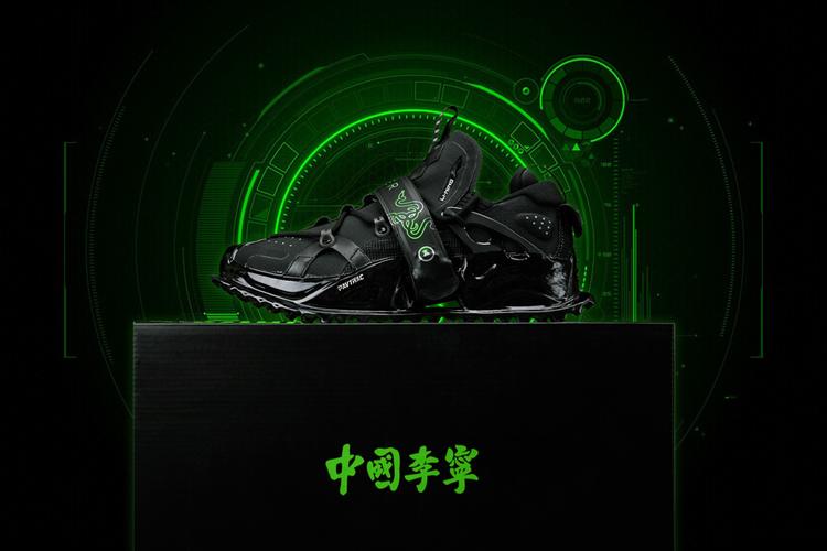 李宁雷蛇限定套装帅啊鞋款现已发售